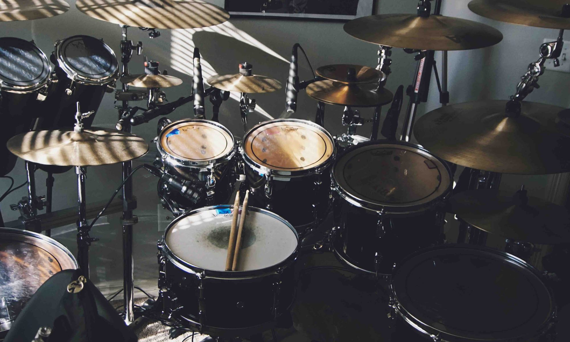 bateria eletronica vs acustiva