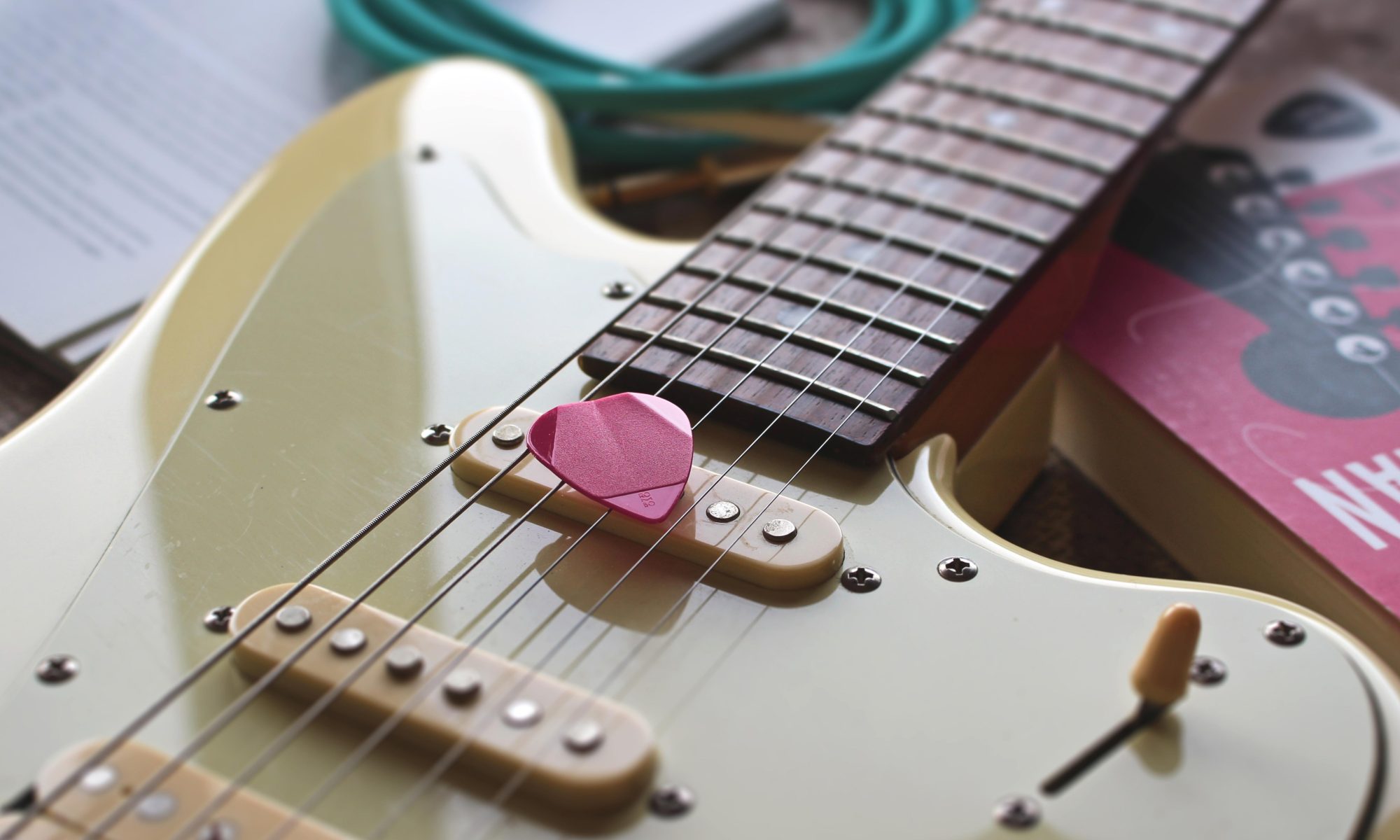 guitarra boa e barata